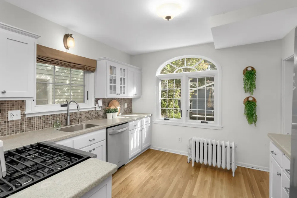 2194 Stanford Avenue Saint Paul, MN 55105