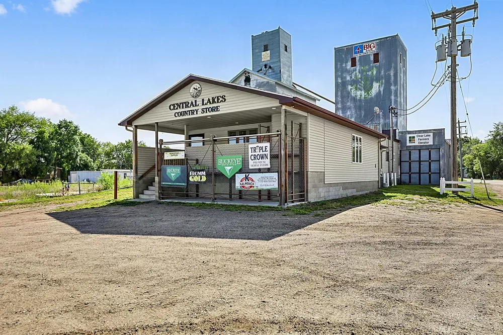 7918 State Street Clear Lake, MN 55319