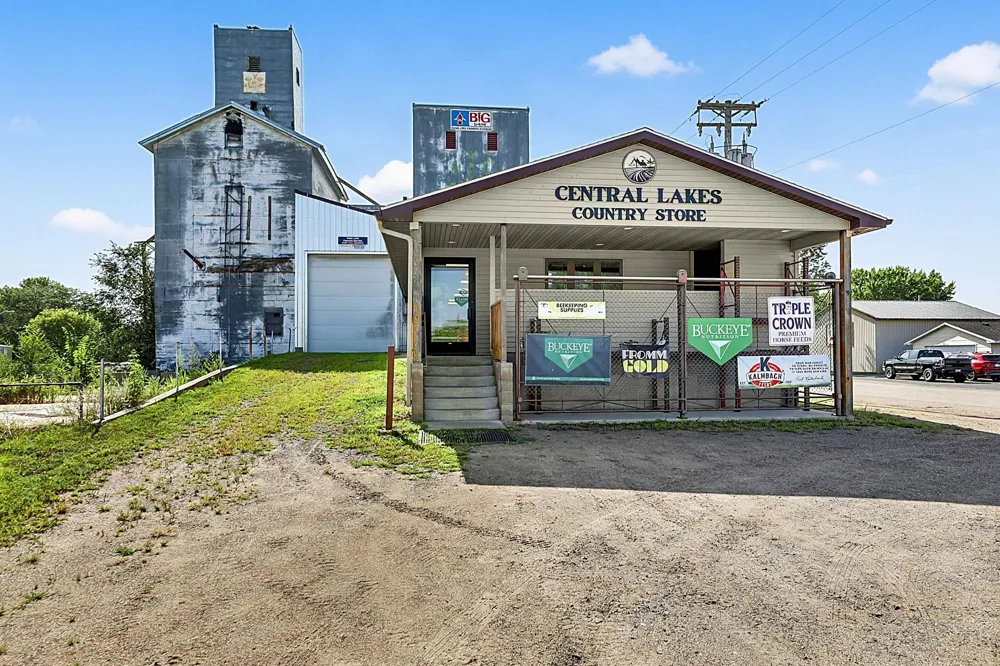 7918 State Street Clear Lake, MN 55319