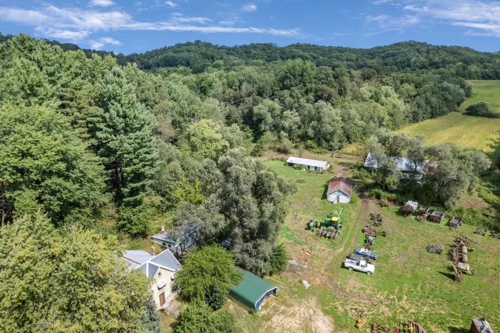 N7255 Holley Road Holmen, WI 54636