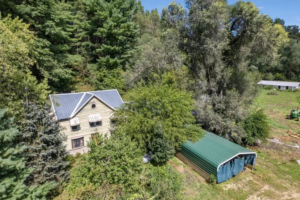 N7255 Holley Road Holmen, WI 54636