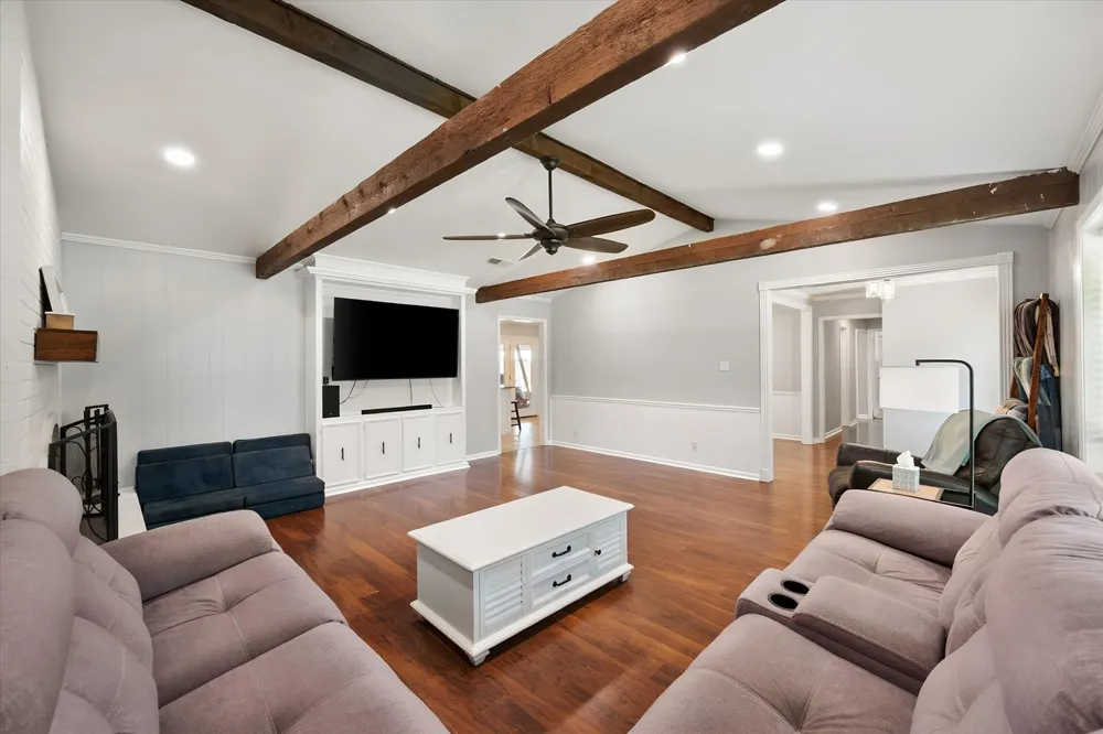 805 Laura Avenue Corsicana, TX 75110