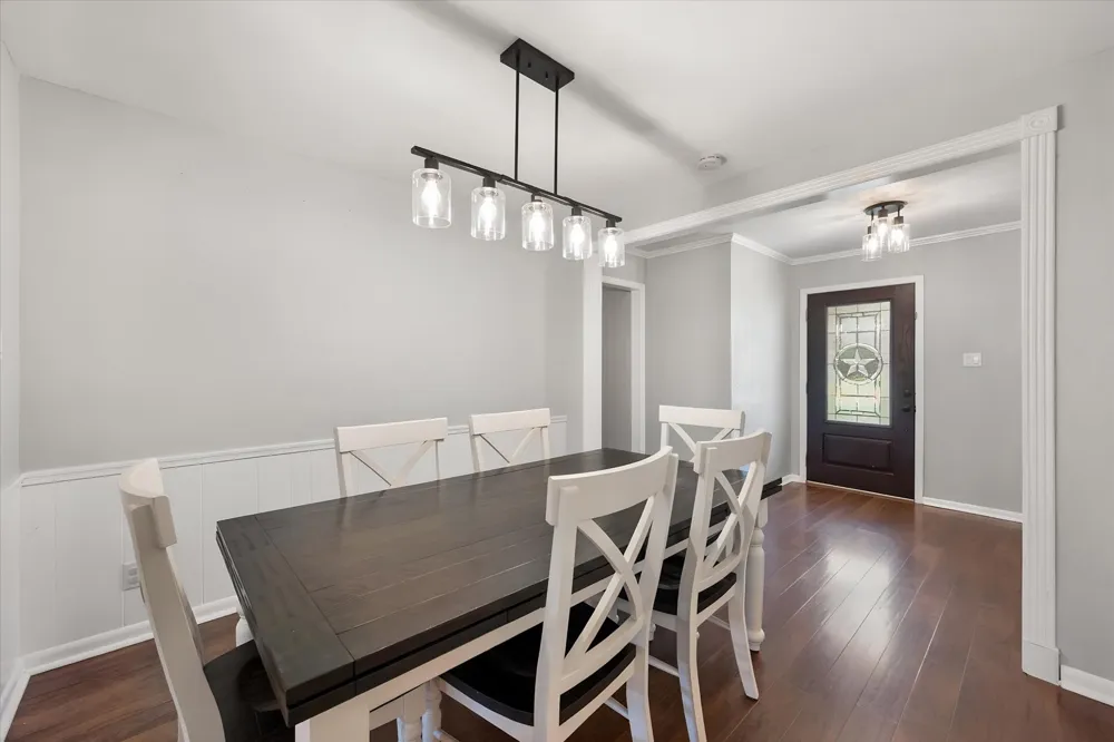805 Laura Avenue Corsicana, TX 75110