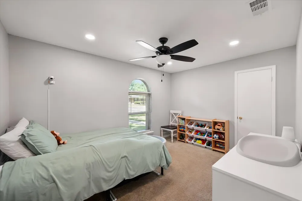 805 Laura Avenue Corsicana, TX 75110