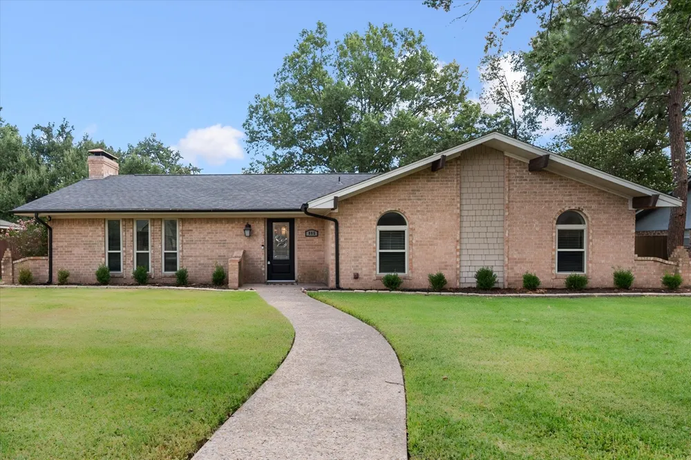 805 Laura Avenue Corsicana, TX 75110
