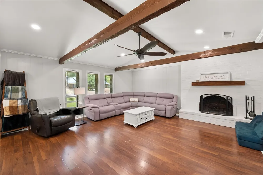 805 Laura Avenue Corsicana, TX 75110