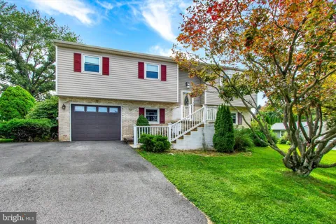1127 CANADOCHLY RD