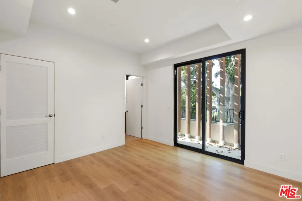 2847 Marsh Street #D Los Angeles, CA 90039