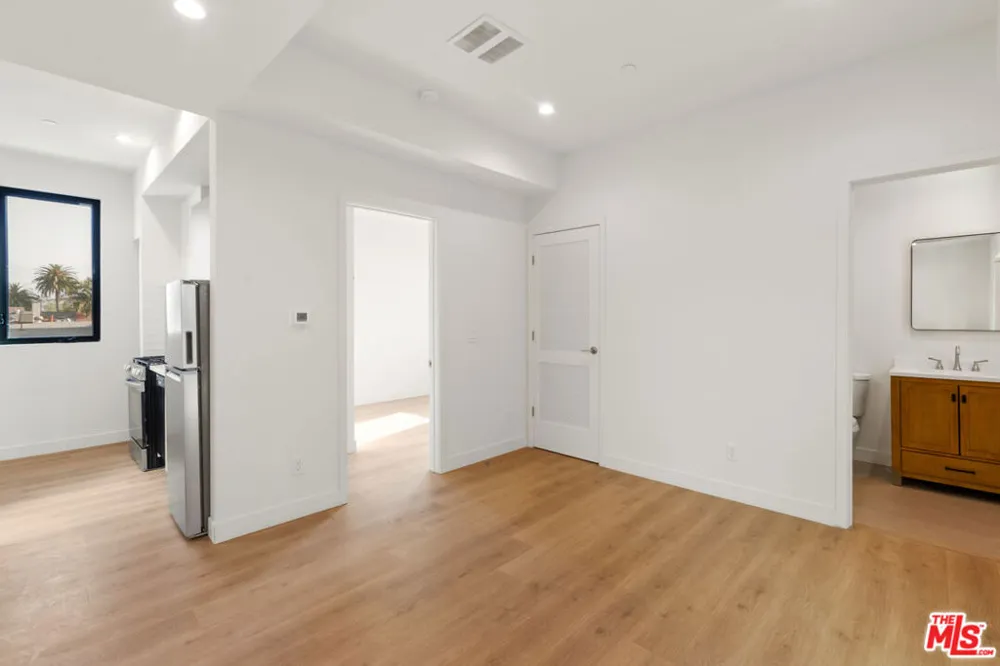 2847 Marsh Street #D Los Angeles, CA 90039