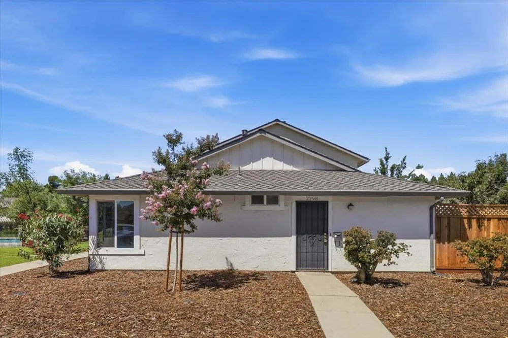 2298 Meadowgate Way San Jose, CA 95132