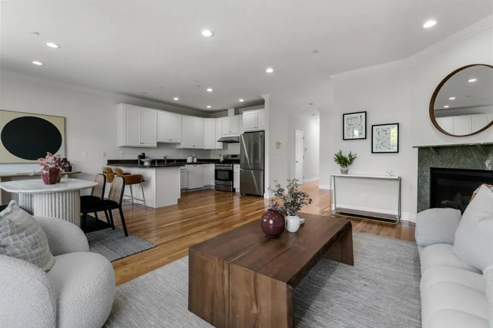 582 Abbot Avenue Daly City, CA 94014