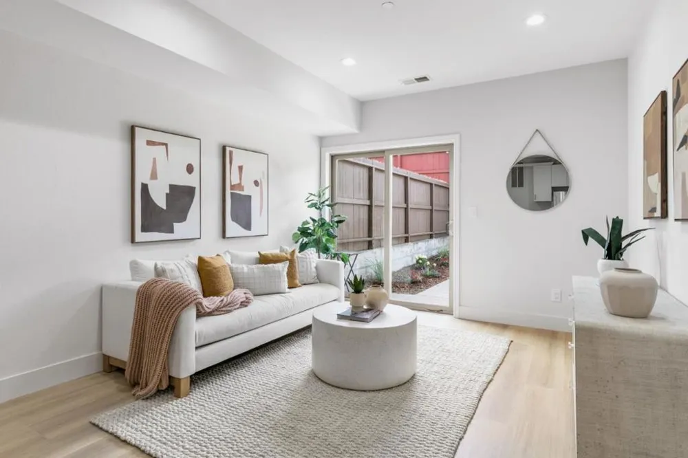 582 Abbot Avenue Daly City, CA 94014