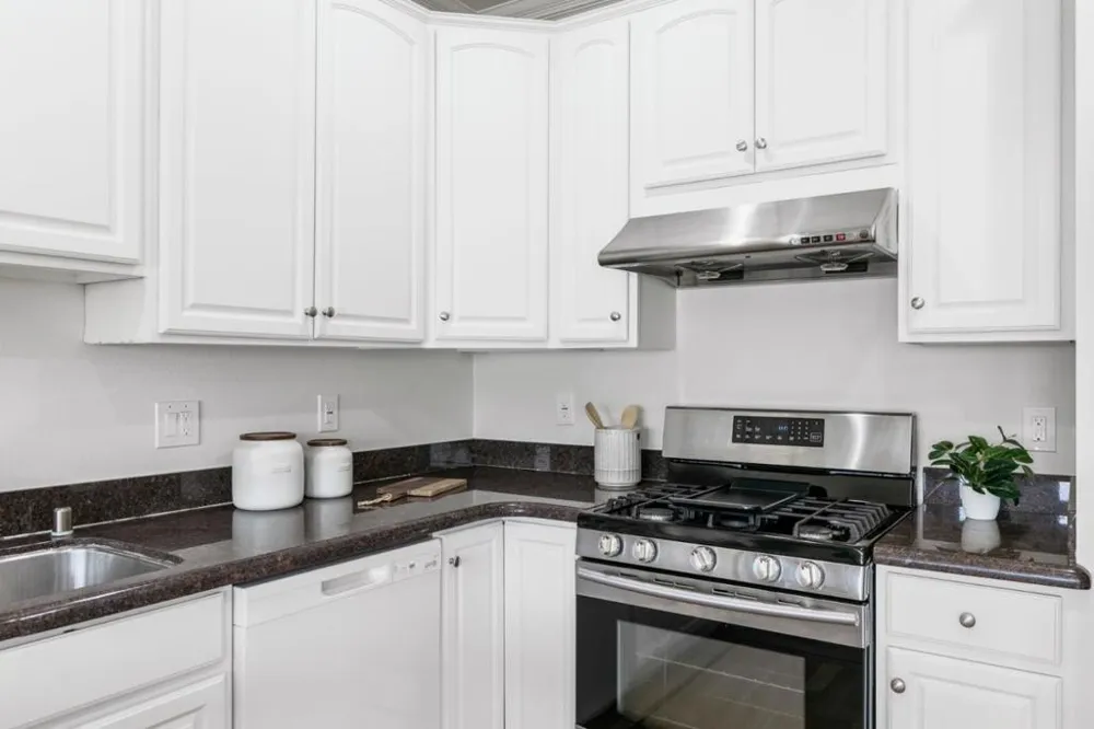 582 Abbot Avenue Daly City, CA 94014