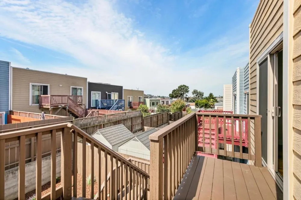 582 Abbot Avenue Daly City, CA 94014