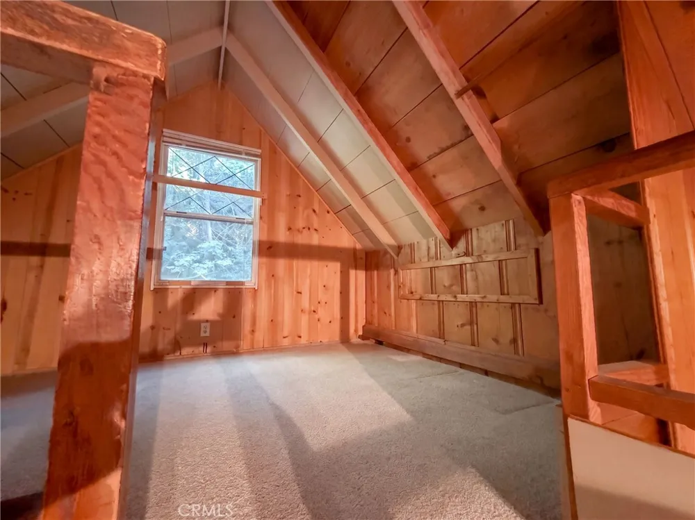 23679 Hillside Crestline, CA 92325