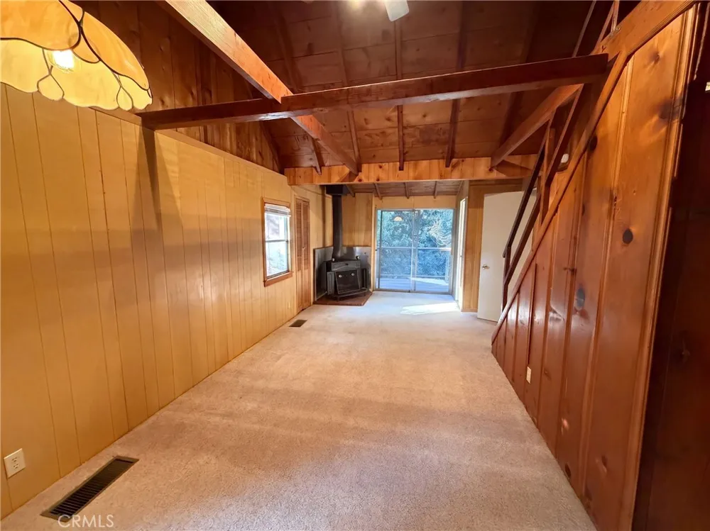 23679 Hillside Crestline, CA 92325