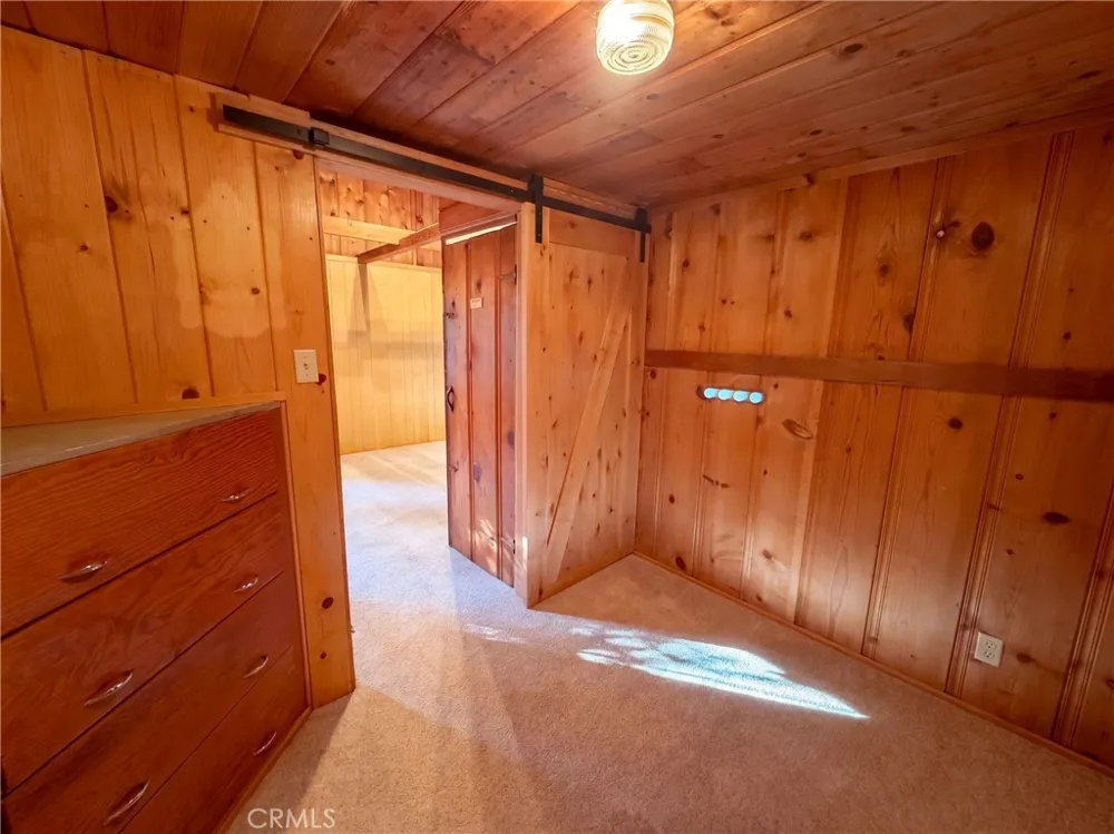 23679 Hillside Crestline, CA 92325