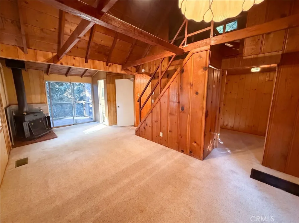 23679 Hillside Crestline, CA 92325