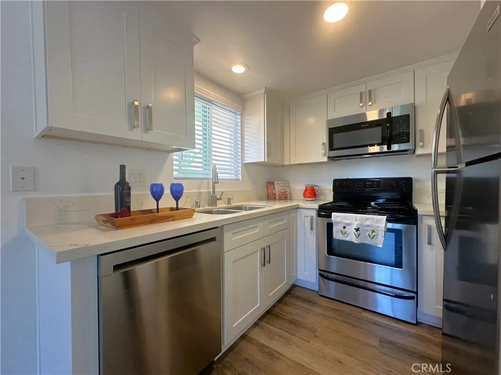 119 S Lucia Avenue #4 Redondo Beach, CA 90277