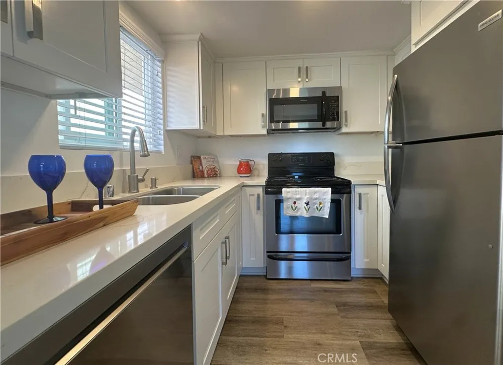 119 S Lucia Avenue #4 Redondo Beach, CA 90277