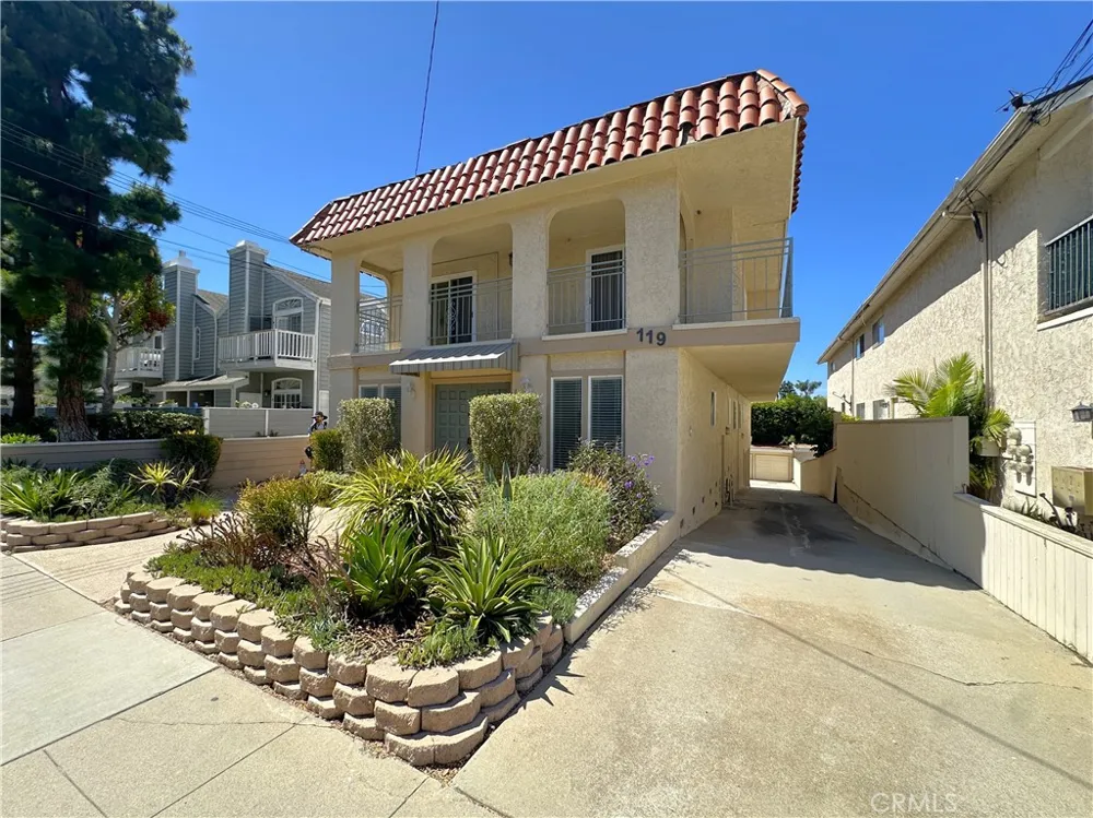 119 S Lucia Avenue #4 Redondo Beach, CA 90277