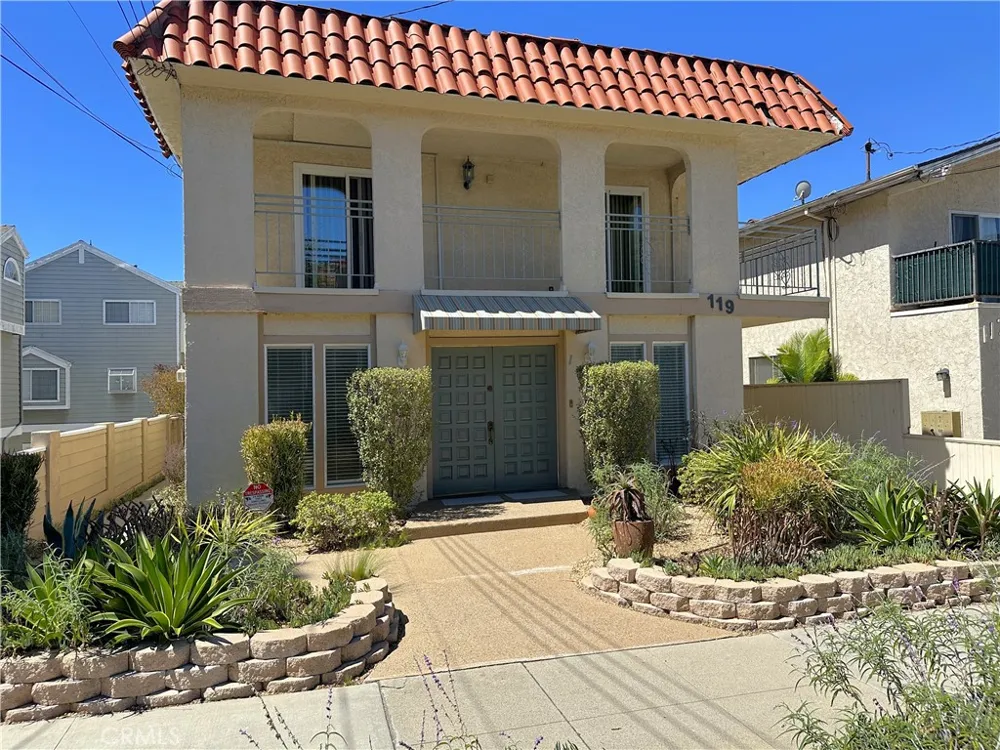 119 S Lucia Avenue #4 Redondo Beach, CA 90277