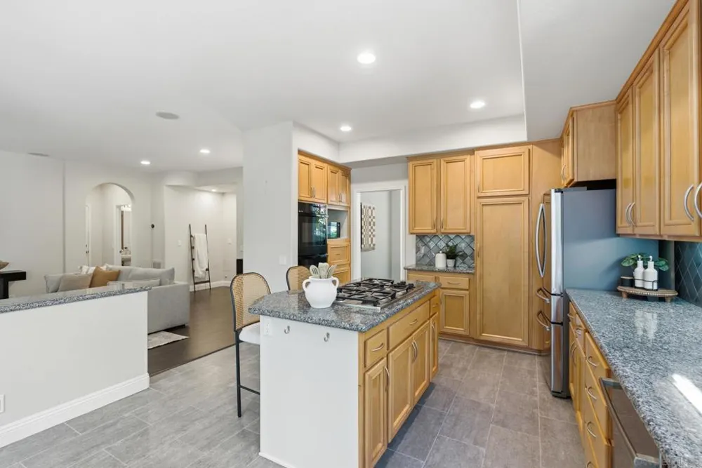 12504 Cypress Woods San Diego, CA 92131