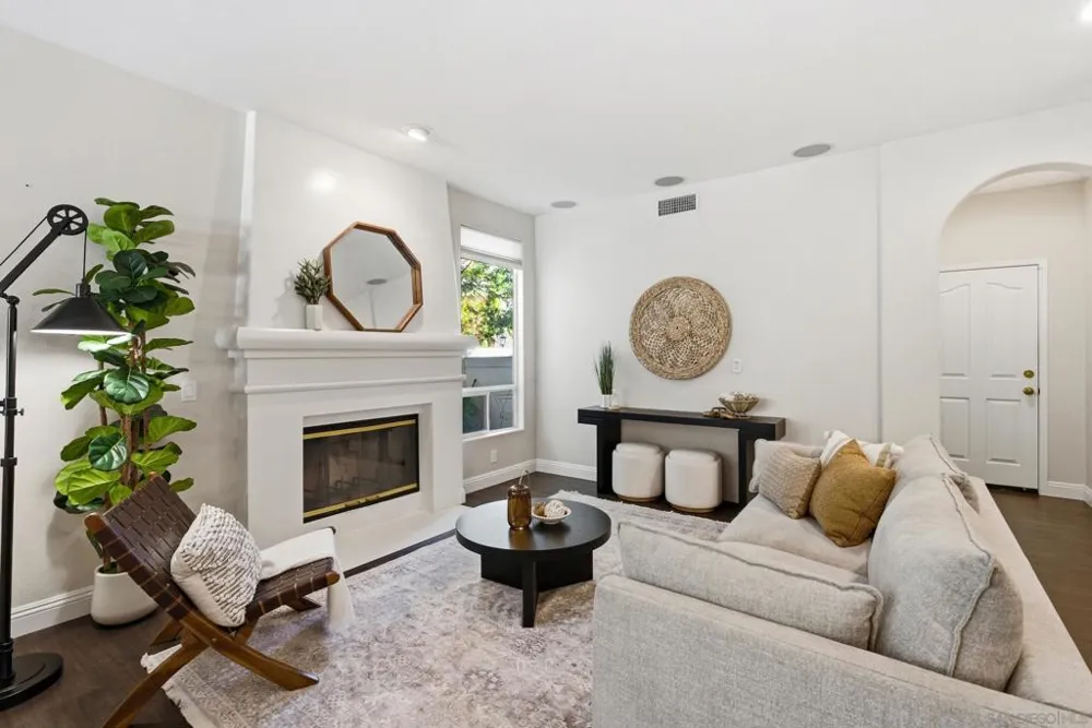 12504 Cypress Woods San Diego, CA 92131