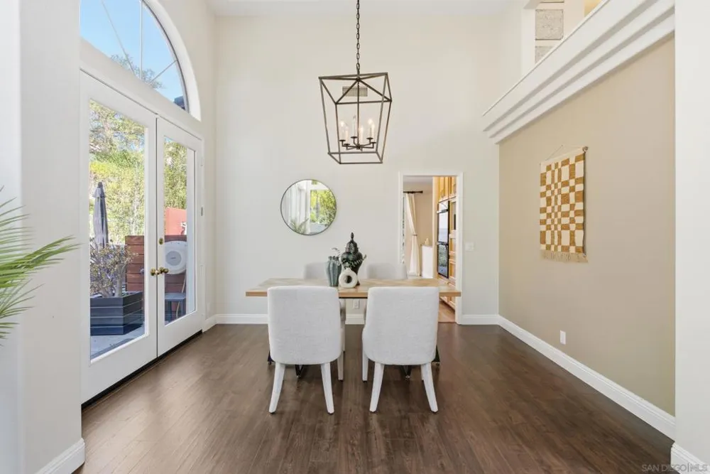 12504 Cypress Woods San Diego, CA 92131
