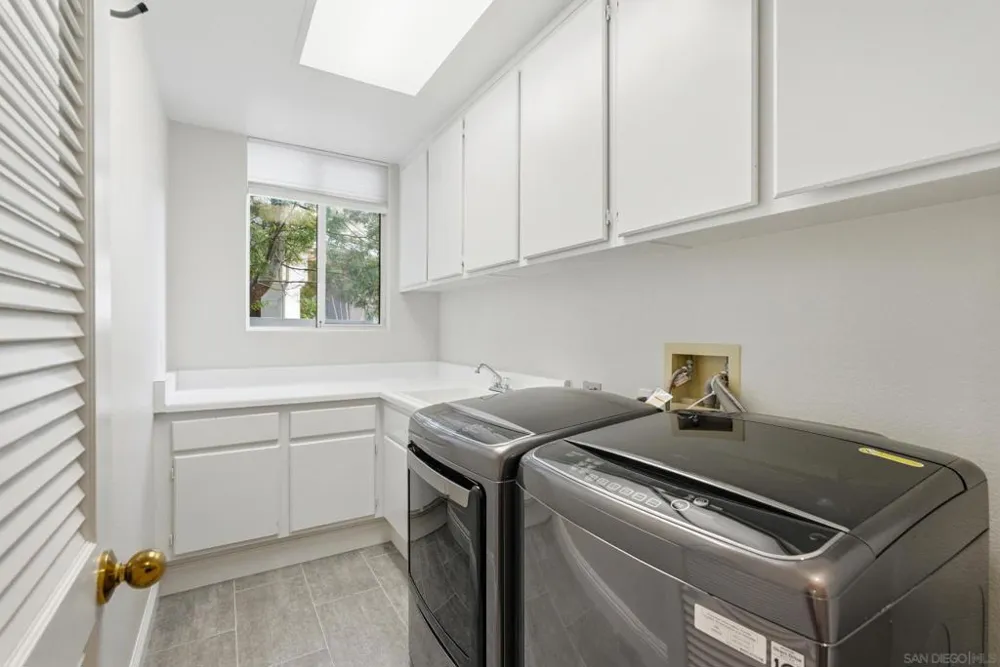 12504 Cypress Woods San Diego, CA 92131