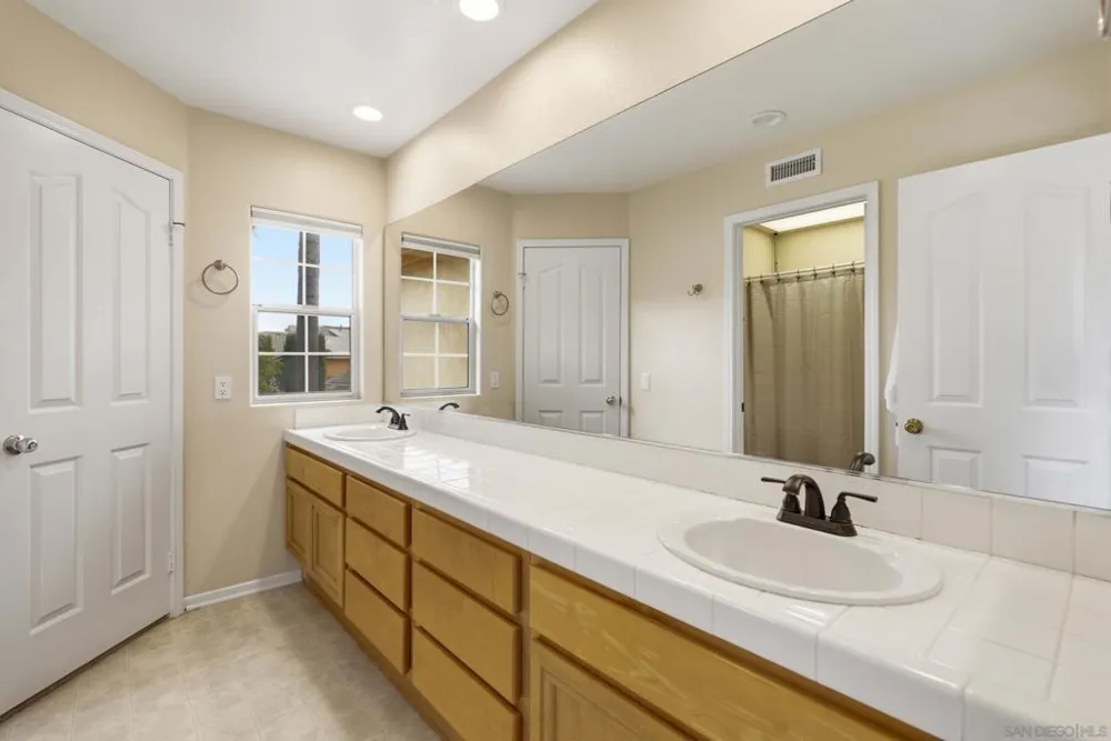 12504 Cypress Woods San Diego, CA 92131