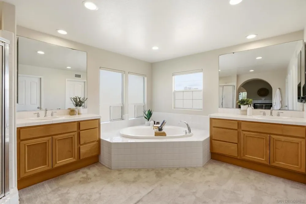 12504 Cypress Woods San Diego, CA 92131