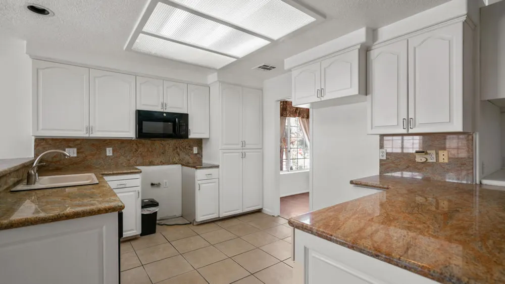 8582 Frontera Avenue Yucca Valley, CA 92284