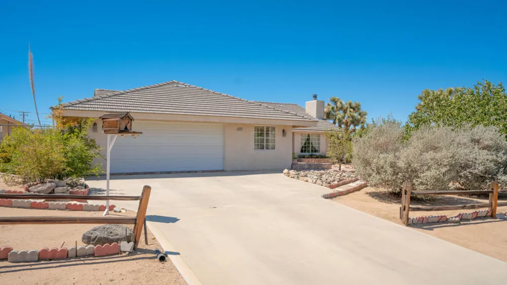 8582 Frontera Avenue Yucca Valley, CA 92284