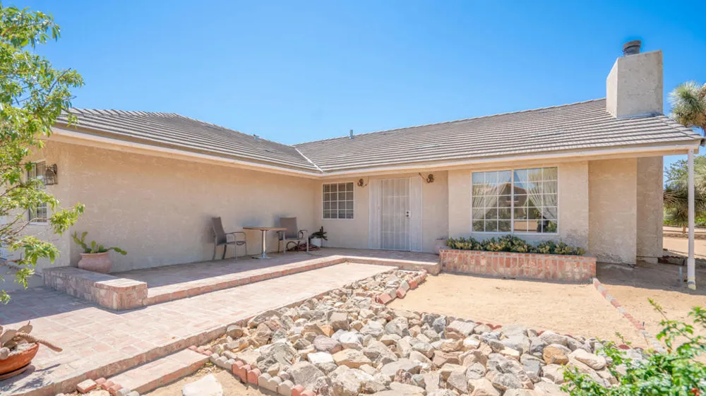 8582 Frontera Avenue Yucca Valley, CA 92284