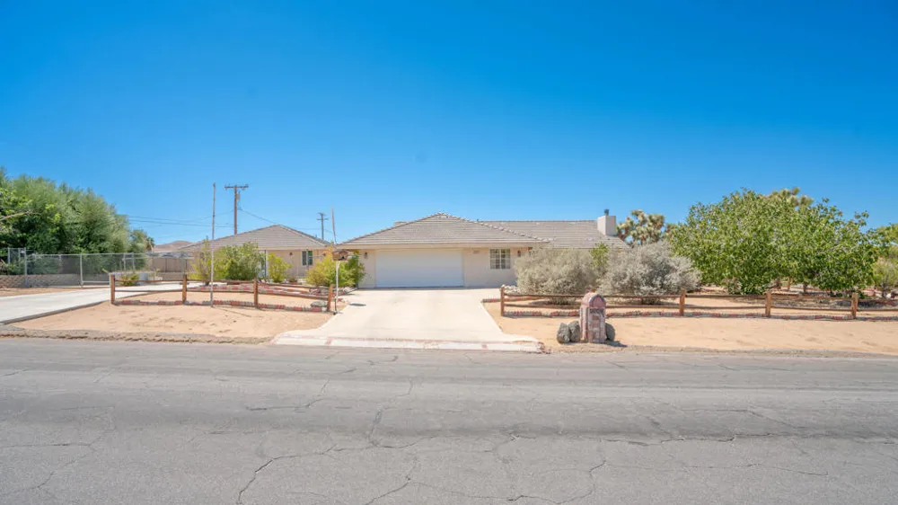 8582 Frontera Avenue Yucca Valley, CA 92284