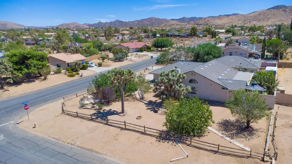 8582 Frontera Avenue Yucca Valley, CA 92284
