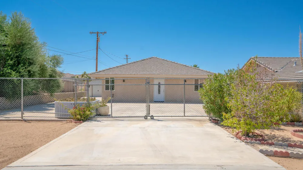 8582 Frontera Avenue Yucca Valley, CA 92284