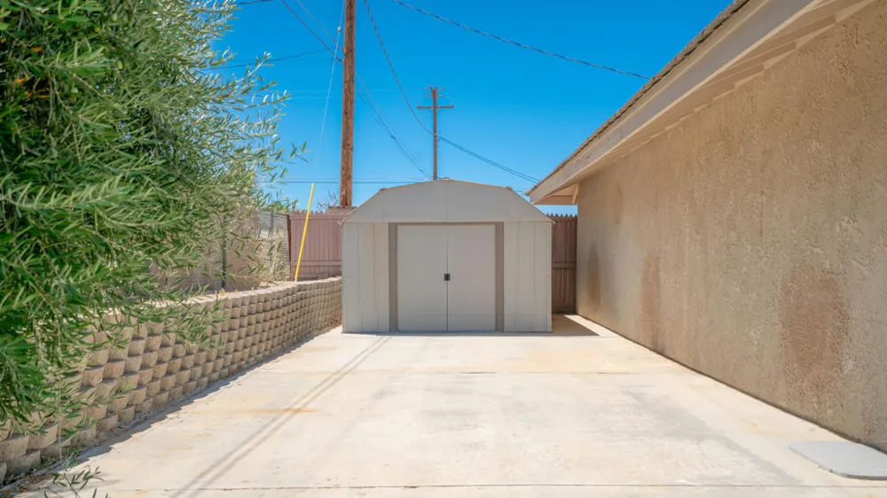 8582 Frontera Avenue Yucca Valley, CA 92284