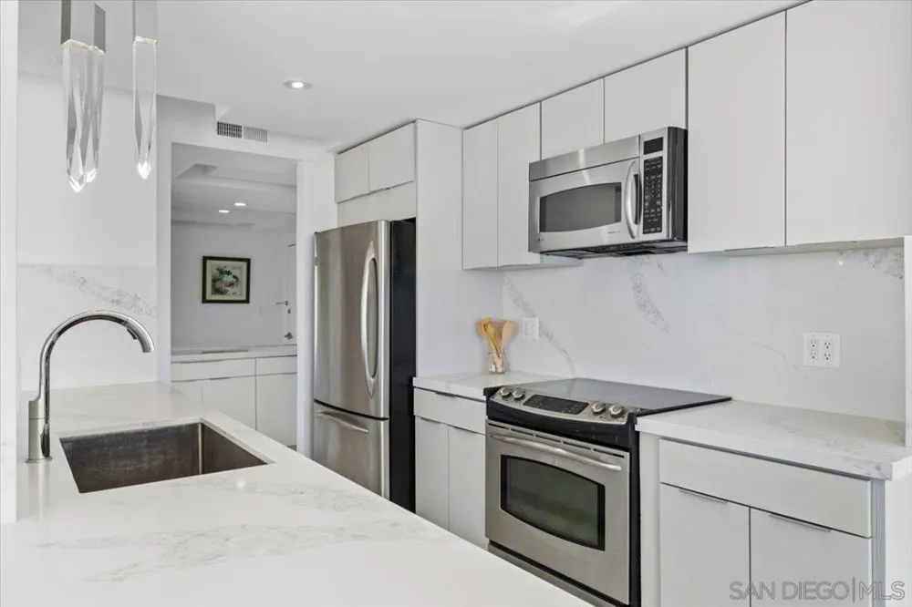 1830 Avenida Del Mundo #1210 Coronado, CA 92118
