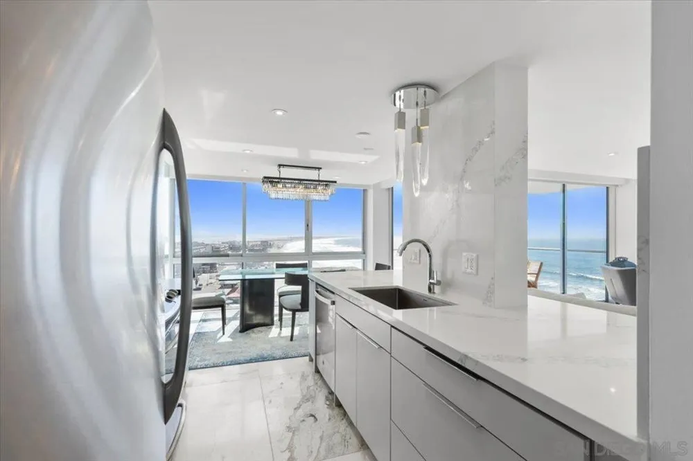 1830 Avenida Del Mundo #1210 Coronado, CA 92118