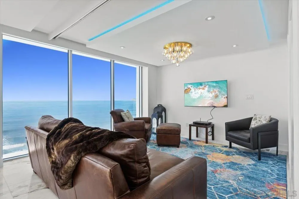 1830 Avenida Del Mundo #1210 Coronado, CA 92118