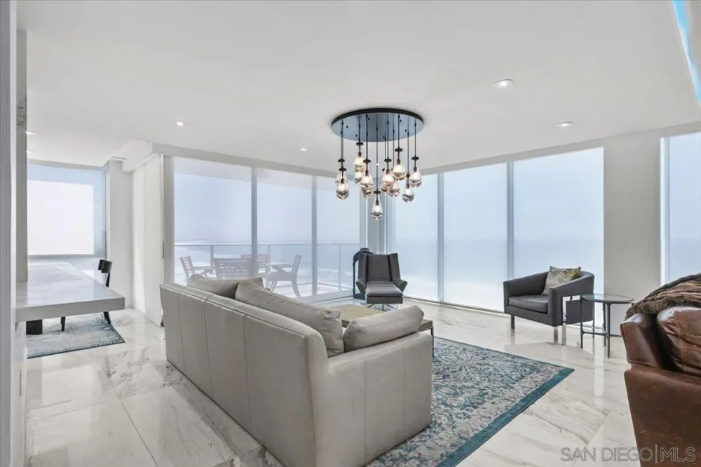 1830 Avenida Del Mundo #1210 Coronado, CA 92118