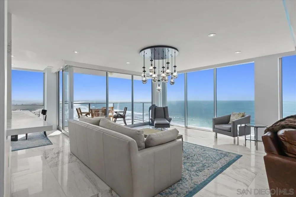 1830 Avenida Del Mundo #1210 Coronado, CA 92118