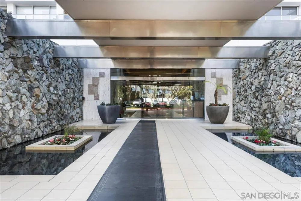 1830 Avenida Del Mundo #1210 Coronado, CA 92118