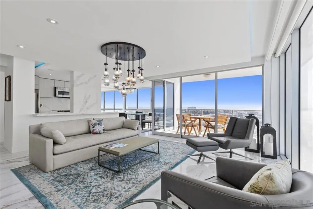 1830 Avenida Del Mundo #1210 Coronado, CA 92118