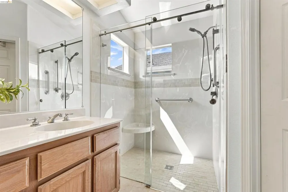 24 Southwind Cir Richmond, CA 94804