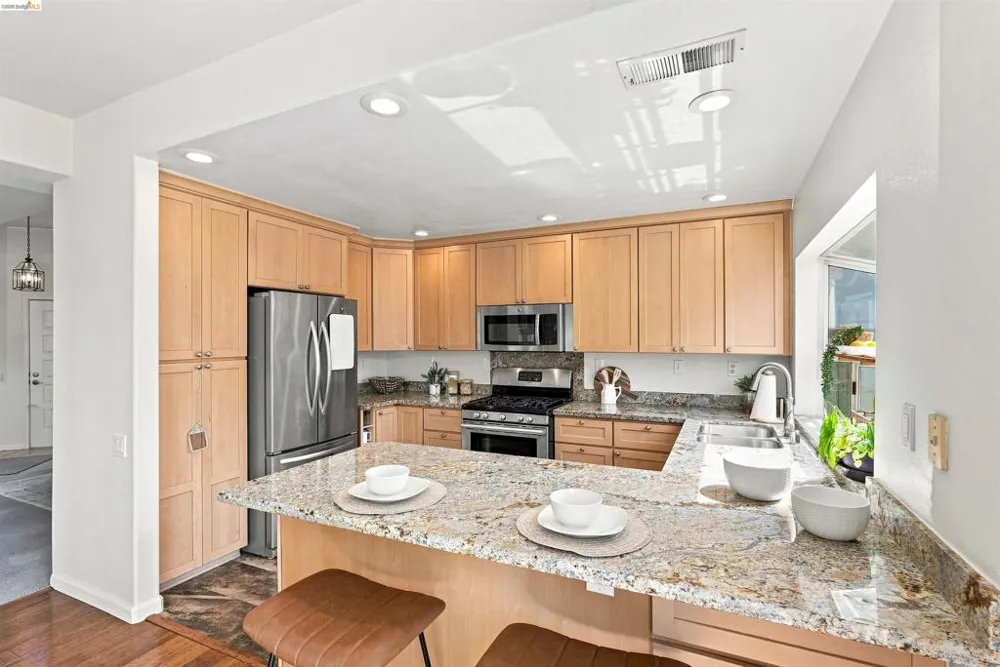 24 Southwind Cir Richmond, CA 94804