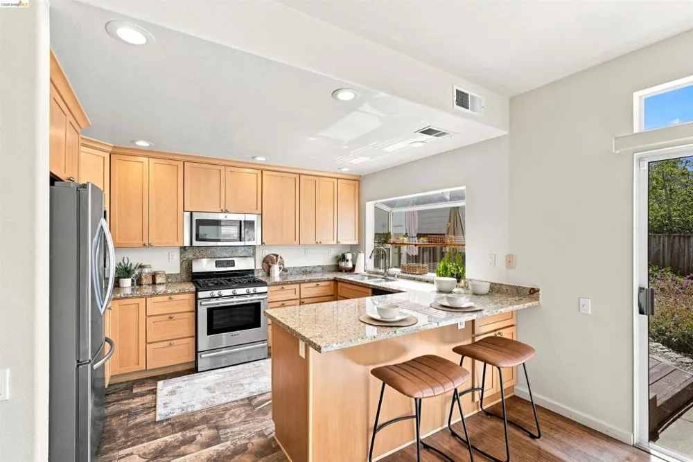 24 Southwind Cir Richmond, CA 94804