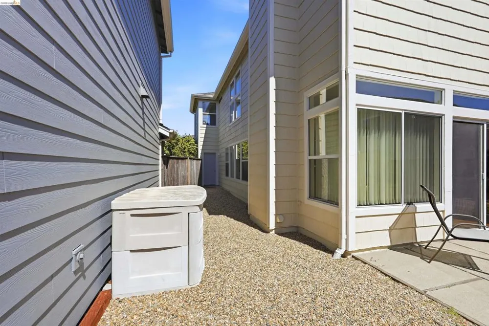 24 Southwind Cir Richmond, CA 94804